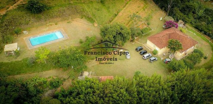 Foto 2 do(a) Fazenda / Sítio / Chácara de 5 quartos à venda em Jardim Aeroporto, Guaratinguetá