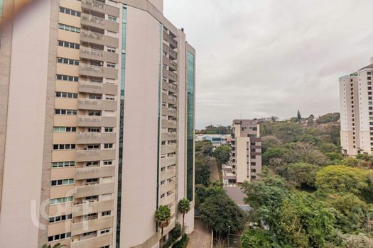 Foto 17 do(a) Apartamento de 2 quartos à venda em Três Figueiras, Porto Alegre