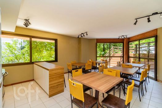 Foto 40 do(a) Apartamento de 2 quartos à venda em Três Figueiras, Porto Alegre