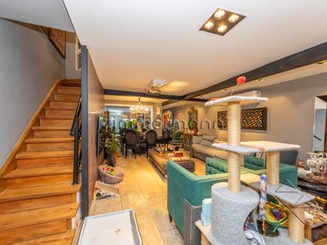 Foto 9 do(a) Casa de 3 quartos à venda em Vila Nova Conceição, São Paulo