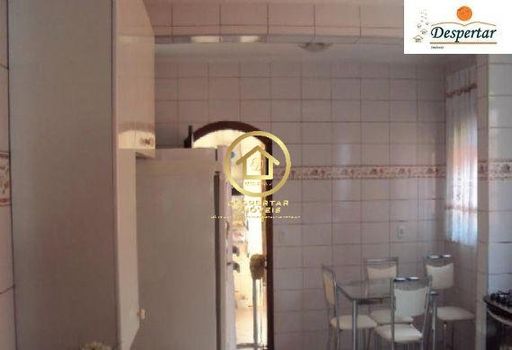 Foto 3 do(a) Casa de 4 quartos à venda em Vila Zat, São Paulo