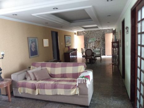 Foto 5 do(a) Casa de 3 quartos à venda em Vila União, Fortaleza