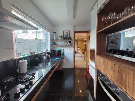 Foto 5 do(a) Apartamento de 3 quartos à venda em Savassi, Belo Horizonte