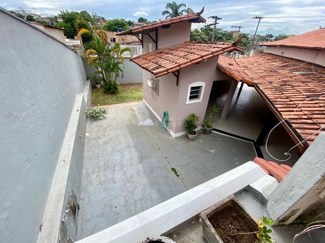 Foto 35 do(a) Casa de 3 quartos à venda em Mantiqueira, Belo Horizonte