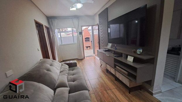 Foto 1 do(a) Casa de 2 quartos à venda em Vila Lutécia, Santo André
