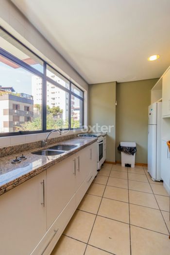 Foto 35 do(a) Apartamento de 2 quartos à venda em Rio Branco, Porto Alegre
