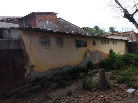 Foto 4 do(a) Casa de 2 quartos à venda em Vila União, Fortaleza