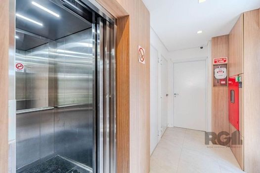 Foto 10 do(a) Flat de 2 quartos à venda em Menino Deus, Porto Alegre