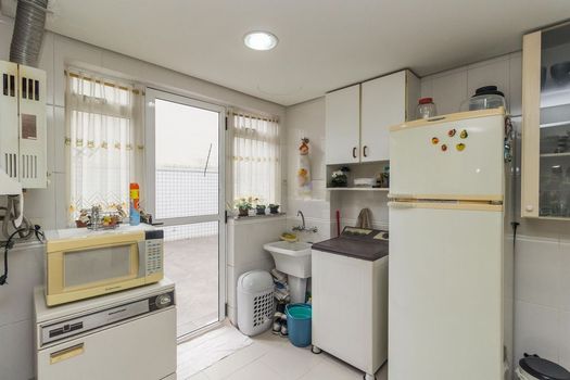 Foto 22 do(a) Flat de 3 quartos à venda em Jardim Itu, Porto Alegre