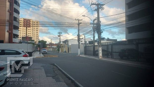 Foto 2 do(a) Casa de 7 quartos à venda em Ponta Verde, Maceió