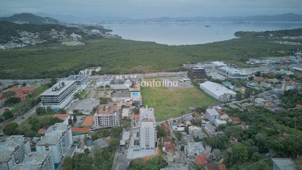 Foto 3 do(a) Apartamento de 3 quartos à venda em Monte Verde, Florianópolis
