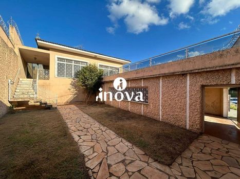 Foto 1 do(a) Sala / Conjunto Comercial de 4 quartos à venda em São Benedito, Uberaba