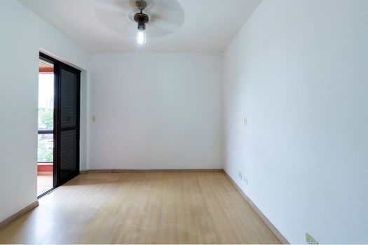 Foto 3 do(a) Apartamento de 3 quartos à venda em Jardim Leonor, São Paulo
