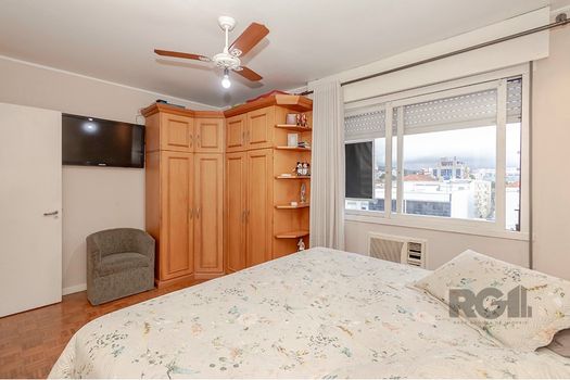 Foto 33 do(a) Apartamento de 3 quartos à venda em Jardim Lindóia, Porto Alegre