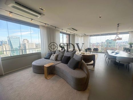 Foto 4 do(a) Apartamento de 3 quartos à venda em Vila Nova Conceição, São Paulo