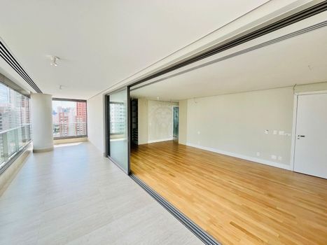 Foto 34 do(a) Cobertura de 4 quartos à venda em Vila Nova Conceição, São Paulo