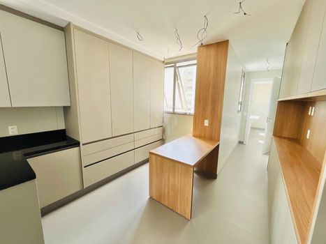 Foto 27 do(a) Cobertura de 4 quartos à venda em Vila Nova Conceição, São Paulo