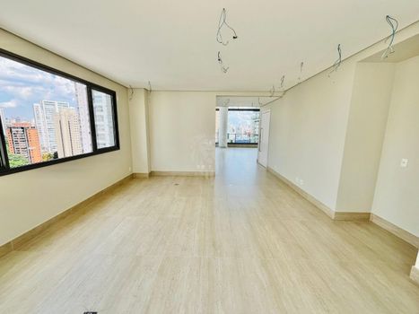 Foto 18 do(a) Cobertura de 4 quartos à venda em Vila Nova Conceição, São Paulo