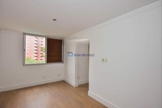 Foto 25 do(a) Apartamento de 4 quartos à venda em Vila Andrade, São Paulo