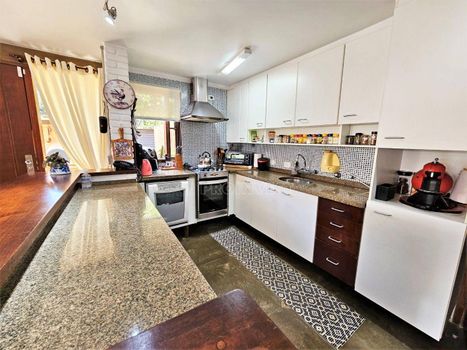 Foto 17 do(a) Casa em Condomínio de 5 quartos à venda em Chácara dos Junqueiras, Carapicuíba