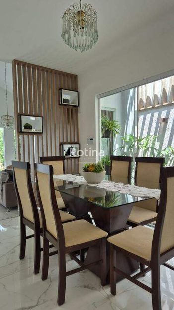 Foto 4 do(a) Casa de 3 quartos à venda em Vigilato Pereira, Uberlândia