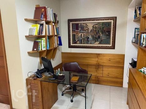 Foto 4 do(a) Casa de 5 quartos à venda em Boa Vista, Porto Alegre