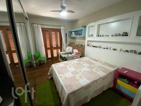 Foto 33 do(a) Casa de 5 quartos à venda em Boa Vista, Porto Alegre
