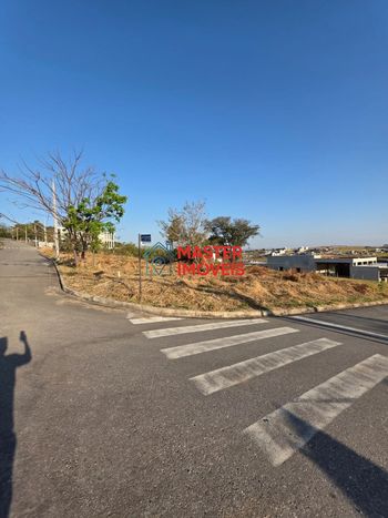 Foto 3 do(a) Terreno false à venda em Estância do Lago, Contagem