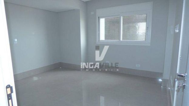 Foto 9 do(a) Apartamento de 4 quartos à venda em Zona 01, Maringá
