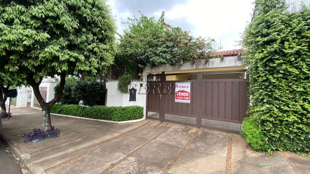Foto 1 do(a) Casa de 3 quartos à venda em Vila Larsen 1, Londrina