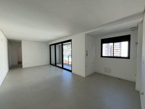 Foto 3 do(a) Apartamento de 2 quartos à venda em Centro, Florianópolis
