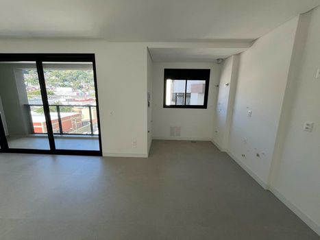 Foto 2 do(a) Apartamento de 2 quartos à venda em Centro, Florianópolis