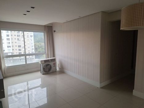 Foto 2 do(a) Apartamento de 3 quartos à venda em Jardim Carvalho, Porto Alegre