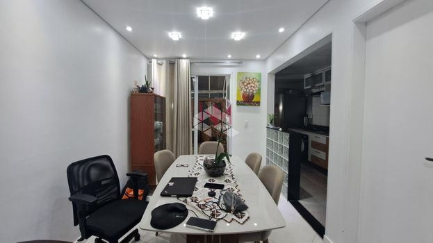 Foto 3 do(a) Casa de 3 quartos à venda em Jardim São Luís, São Paulo