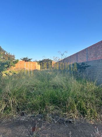 Foto 2 do(a) Terreno false à venda em Cidade Jardim, Araraquara