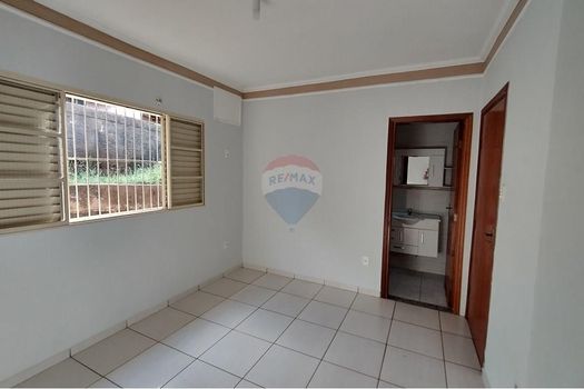 Foto 8 do(a) Casa de 3 quartos à venda em Labaté, Lins