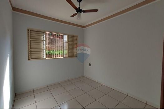 Foto 7 do(a) Casa de 3 quartos à venda em Labaté, Lins