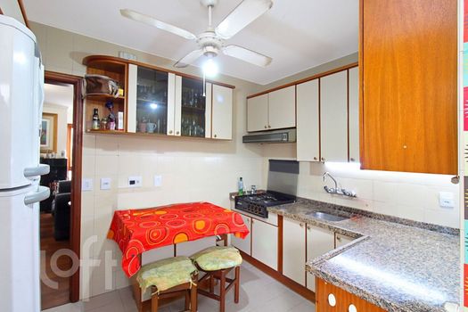 Foto 24 do(a) Apartamento de 3 quartos à venda em Petrópolis, Porto Alegre
