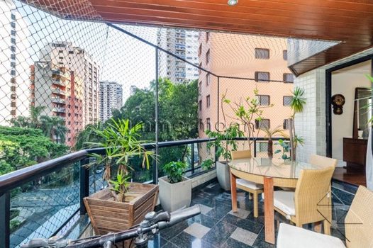Foto 2 do(a) Apartamento de 4 quartos à venda em Indianópolis, São Paulo