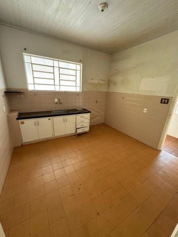 Foto 5 do(a) Casa de 3 quartos à venda em Centro, Lençóis Paulista