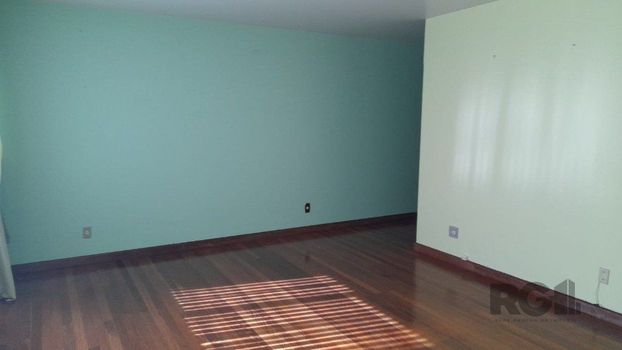 Foto 4 do(a) Kitnet / JK / Studio de 3 quartos à venda em Mont Serrat, Porto Alegre