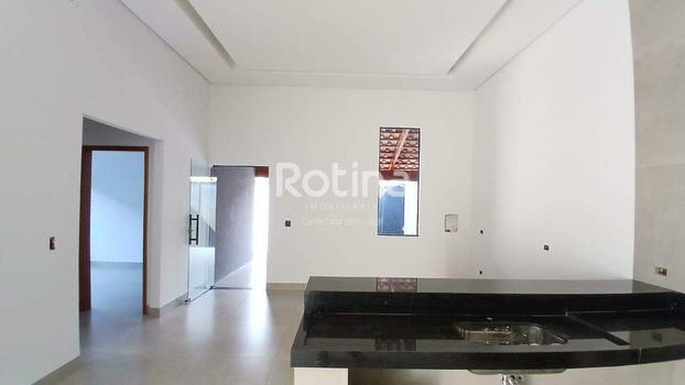 Foto 4 do(a) Casa de 3 quartos à venda em Jardim Ipanema, Uberlândia