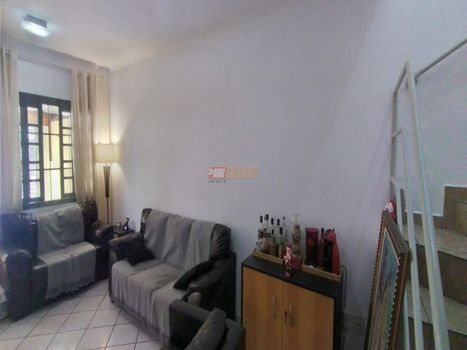 Foto 3 do(a) Casa de 2 quartos à venda em Vila Alice, Santo André