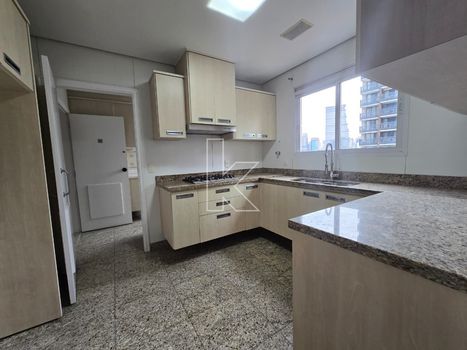 Foto 7 do(a) Apartamento de 3 quartos à venda em Vila Nova Conceição, São Paulo