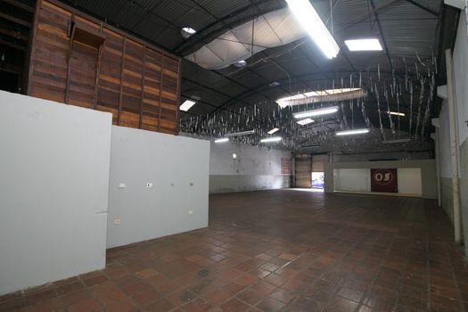 Foto 5 do(a) Galpão / Depósito / Armazém / Pavilhão false à venda em Jardim Londrilar, Londrina