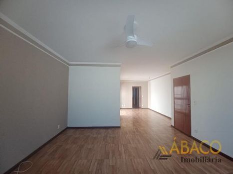 Foto 4 do(a) Casa de 4 quartos à venda em Residencial Parati, São Carlos