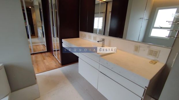 Foto 4 do(a) Apartamento de 5 quartos para alugar em Vila Nova Conceição, São Paulo