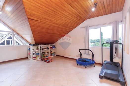 Foto 42 do(a) Casa de 3 quartos à venda em Bom Retiro, Curitiba
