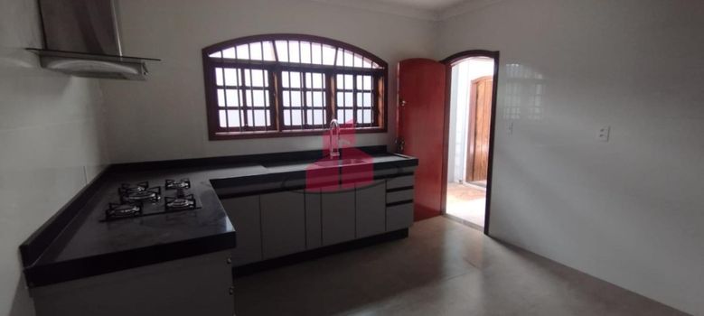 Foto 8 do(a) Casa de 3 quartos à venda em Jardim São Cristóvão I, Rio das Pedras