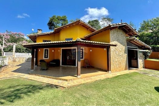 Foto 2 do(a) Fazenda / Sítio / Chácara de 3 quartos à venda em null, Guararema
